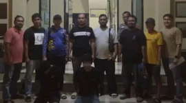 Tim Klewang Satreskrim Polresta Padang membekuk dua pelaku pencurian Isuzu Panther di Kabupaten Bungo, Jambi. (Foto: Polresta Padang)