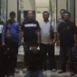 Tim Klewang Satreskrim Polresta Padang membekuk dua pelaku pencurian Isuzu Panther di Kabupaten Bungo, Jambi. (Foto: Polresta Padang)