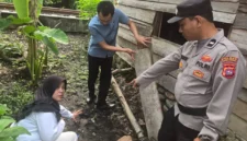 Anggota kepolisian mendatangi lokasi yang disatroni maling di Kecamatan Batang Anai, Padang Pariaman. (Foto: Ist)