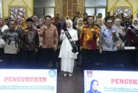 Bunda PAUD Kota Padang, Dian Puspita Fadly Amran sat pengukuhan Bunda PAUD Kecamatan se-Kota Padang di Balai Kota Padang, Sabtu (31/10/2026). (Foto: Pemko Padang)