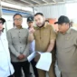 Wali Kota Padang, Fadly Amran, mendampingi COO Danantara Indonesia sekaligus Kepala BP BUMN, Dony Oskaria meninjau Pelabuhan Muaro Padang hingga kawasan Kota Tua, Selasa (27/10/2026). (Foto: Pemko Padang)