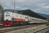 Minat WNA menggunakan layanan kereta api lokal di Sumbar menunjukkan tren positif. (Foto: KAI Divre II Sumbar)