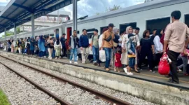 KAI Divre II Sumbar mengingatkan penumpang menjaga ketertiban dan melaporkan gangguan kepada petugas. (Foto: KAI Divre II Sumbar)