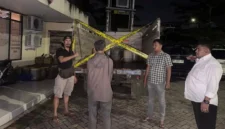 Polres Pariaman menyita 360 liter Bio Solar bersubsidi dan satu truk serta mengamankan pria berusia 69 tahun atas dugaan penyalahgunaan BBM. (Foto: Polda Sumbar)
