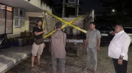Polres Pariaman menyita 360 liter Bio Solar bersubsidi dan satu truk serta mengamankan pria berusia 69 tahun atas dugaan penyalahgunaan BBM. (Foto: Polda Sumbar)