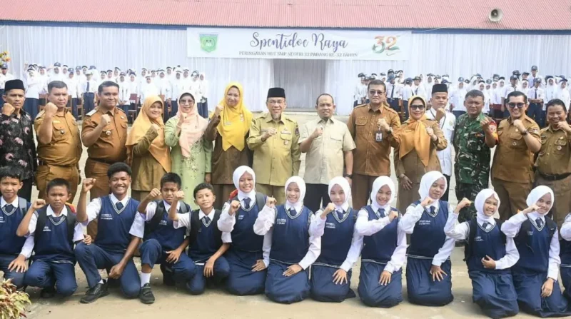 Wakil Wali Kota Padang Maigus Nasir menghadiri penutupan Porsematik 32 SMPN 32 Padang, Senin (5/10/2026). (Foto: Pemko Padang)