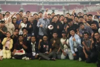 Presiden FIFA Gianni Infantino bersama Ketum PSSI Erick Thohir meninjau Stadion Utama GBK untuk persiapan FIFA ASEAN CUP 2026, Senayan, Jakarta Pusat, Minggu (4/10) malam. (Foto: Raiky/Kemenpora.go.id)