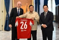 Presiden Prabowo Subianto menerima kunjungan Presiden FIFA Gianni Infantino dan Menpora sekaligus Ketua Umum PSSI Erick Thohir di Istana Merdeka, Jakarta, Senin (5/10/2026). (Foto: Setkab RI)