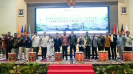 Wali Kota Padang Fadly Amran membuka kegiatan Promoting Rise Through Triple Helix di Aula Gedung PKM PNP, Kamis (8/10/2026). (Foto: Pemko Padang)