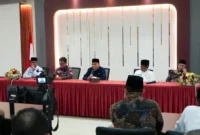 Wakil Wali Kota Padang Maigus Nasir memimpin rapat evaluasi MTQ Nasional ke-42 tingkat Kota Padang, di Aula Kantor Dinas Kesehatan Padang, Selasa (13/10/2026). (Foto: Pemko Padang)