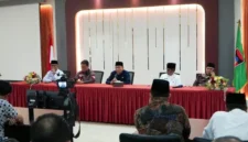 Wakil Wali Kota Padang Maigus Nasir memimpin rapat evaluasi MTQ Nasional ke-42 tingkat Kota Padang, di Aula Kantor Dinas Kesehatan Padang, Selasa (13/10/2026). (Foto: Pemko Padang)