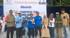 Raysa Razelin Alhabi meraih emas pertama renang Payakumbuh di Porprov Sumbar 2026 lewat nomor 400 meter gaya bebas putri. (Foto: MC Payakumbuh)