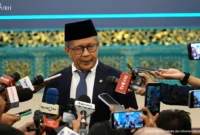 Rocky Gerung memberikan keterangan pers usai dilantik sebagai anggota Wantimpres di Istana Kepresidenan, Jumat (2/10/2026). (Foto: YT Sekretariat Presiden)