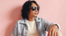 Ronald Dewa merilis album Galau Gagal Move On berisi kisah cinta dan kehilangan. (Foto: IG @univlox)