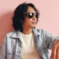 Ronald Dewa merilis album Galau Gagal Move On berisi kisah cinta dan kehilangan. (Foto: IG @univlox)