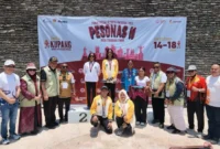 Gubernur Sumbar, Mahyeldi Ansharullah mengunjungi para atlet SOIna Sumbar yang berlaga di PESONAS II 2026 di Kupang, NTT, Sabtu (17/10/2026). (Foto: Adpsb)