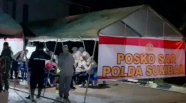 Satbrimob Polda Sumbar menyiagakan posko kesehatan dan SAR di Lumin Park, Padang. (Foto: Polda Sumbar)