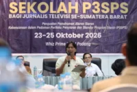 KPID Sumbar membekali jurnalis televisi etika peliputan bencana, verifikasi informasi, perlindungan korban, dan pemahaman P3SPS. (Foto: IJTI Sumbar)