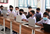 Pemko Padang kembali menggelar sekolah tatap muka pada Kamis (22/10/2026). Siswa dan tenaga kependidikan wajib memakai masker. (Foto: Pemko Padang)