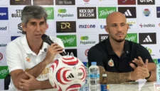 Pelatih Semen Padang FC, Stefano Cugurra saat konferensi pers jelang laga melawan Sumsel United. (Foto: MO Semen Padang FC)