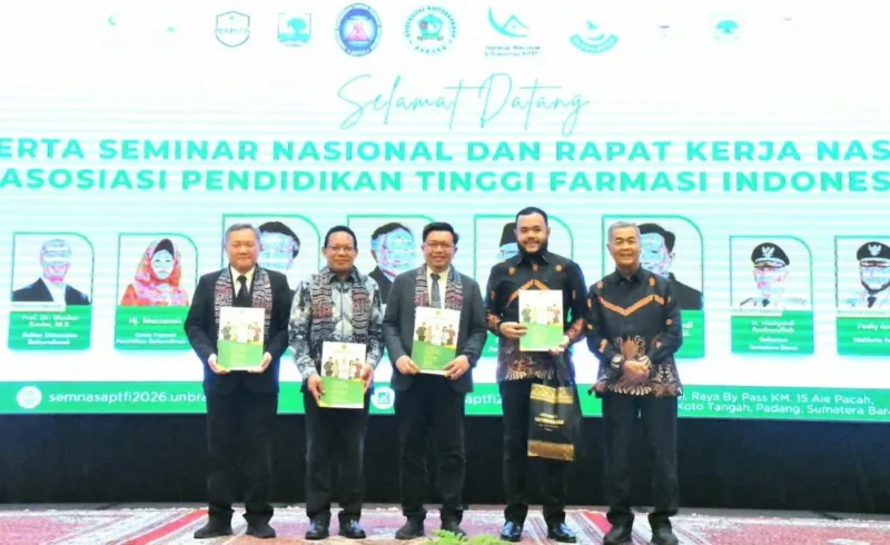 Wali Kota Padang Fadly Amran menghadiri Seminar Nasional dan Kongres Tahunan APTFI di The ZHM Premiere Padang, Jumat (9/10/2026). (Foto: Pemko Padang)