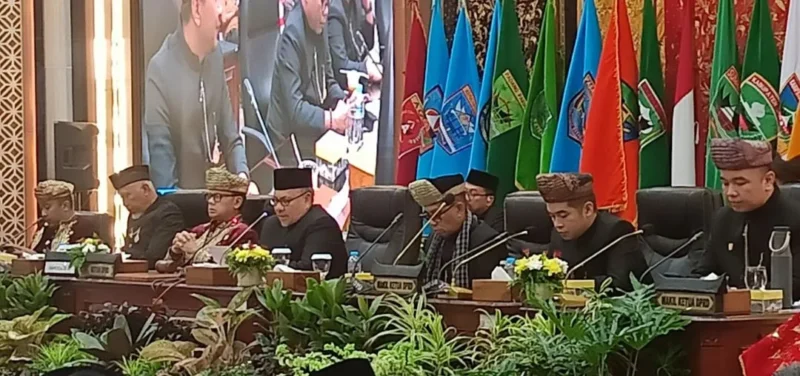 Sidang paripurna peringatan Hari Jadi Sumbar ke-81 Sumbar. (Foto: Ist)