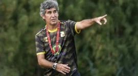 Semen Padang FC memilih Stefano Cugurra sebagai pengganti Nil Maizar. (Foto: IG @stefanocugurra)