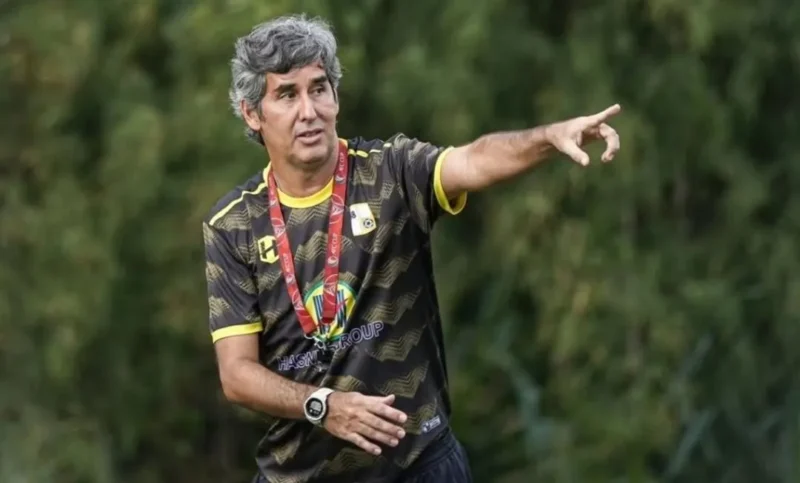 Semen Padang FC memilih Stefano Cugurra sebagai pengganti Nil Maizar. (Foto: IG @stefanocugurra)