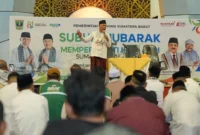 Gubernur Sumbar Mahyeldi saat kegiatan Subuh Mubarak di Masjid Raya Syekh Ahmad Khatib Al-Minangkabawi, Minggu (4/10/2026). (Foto: Adpsb)