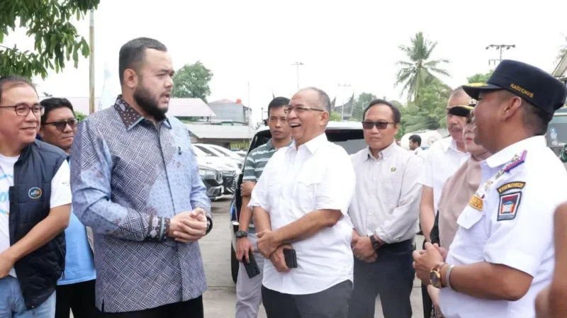 Wali Kota Padang Fadly Amran meninjau tempat khusus parkir truk Koto Lalang, Sabtu (10/10/2026). (Foto: Pemko Padang)