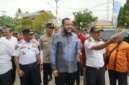 Wali Kota Padang Fadly Amran meninjau penataan terminal truk Koto Lalang, Sabtu (10/10/2026). (Foto: Pemko Padang)