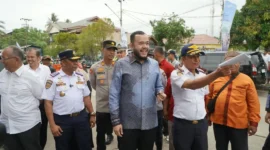 Wali Kota Padang Fadly Amran meninjau penataan terminal truk Koto Lalang, Sabtu (10/10/2026). (Foto: Pemko Padang)