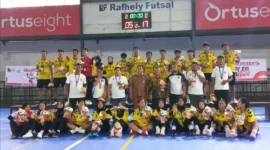 Tim Bola Tangan Putra dan Putri Kota Padang meraih medali emas Porprov Sumbar 2026. (Foto: Pemko Padang)