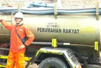 Pemko Padang menguji layanan penyedotan lumpur tinja terjadwal. (Foto: Pemko Padang)