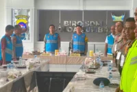 Wakapolda Sumbar Brigjen Pol. Solihin dalam kegiatan pengambilan sumpah dan penandatanganan pakta integritas di Aula Biro SDM Polda Sumbar, Selasa (27/10/2026). (Foto: Polda Sumbar)