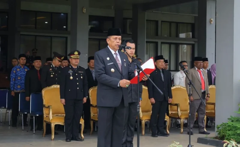Wakil Wali Kota Payakumbuh Elzadaswarman bertindak sebagai inspektur upacara peringatan Hari Kesaktian Pancasila 2026 di halaman Kantor Wali Kota Payakumbuh, Kamis (1/10/2026). (Foto: MC Payakumbuh)