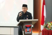 Wakil Wali Kota Padang Maigus Nasir membuka Pelatihan Peningkatan Mutu Guru TQA/MDTW se-Kota Padang di Aula Kantor Dinkes Padang (7/10/2026). (Foto: Pemko Padang)