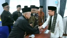 Wakil Wali Kota Padang Maigus Nasir membuka Rapat Koordinasi Sinergi Nagari Penanganan ATS di Aula Kantor Disdikbud Padang, Senin (12/10/2026). (Foto: Pemko Padang)