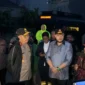 Wali Kota Padang Fadly Amran bersama Kapolda Sumbar Irjen Pol Jawari meninjau kondisi wilayah di Kota Padang setelah diguyur hujan deras, Sabtu (10/10/2026). (Foto: Pemko Padang)