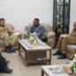 Wali Kota Padang Fadly Amran menerima audiensi komunitas HOPE di Rumah Dinas Wali Kota Padang, Senin (19/10/2026). (Foto: Pemko Padang)