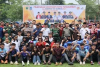 Wali Kota Payakumbuh Zulmaeta melepas kontingen Kota Payakumbuh untuk mengikuti Porprov Sumbar XVI 2026 di halaman Balai Kota Payakumbuh, Rabu (30/9/2026). (Foto: MC Payakumbuh)