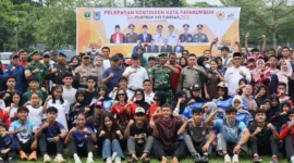 Wali Kota Payakumbuh Zulmaeta melepas kontingen Kota Payakumbuh untuk mengikuti Porprov Sumbar XVI 2026 di halaman Balai Kota Payakumbuh, Rabu (30/9/2026). (Foto: MC Payakumbuh)