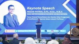 Wamenkomdigi Nezar Patria menyampaikan keynote speech sekaligus membuka acara Peningkatan Kompetensi dan Pengembangan Diri di Lingkungan Lembaga Sensor Film di Aston Bogor, Jawa Barat, Jumat (23/10/2026). (Foto: Pey HS/Komdigi)