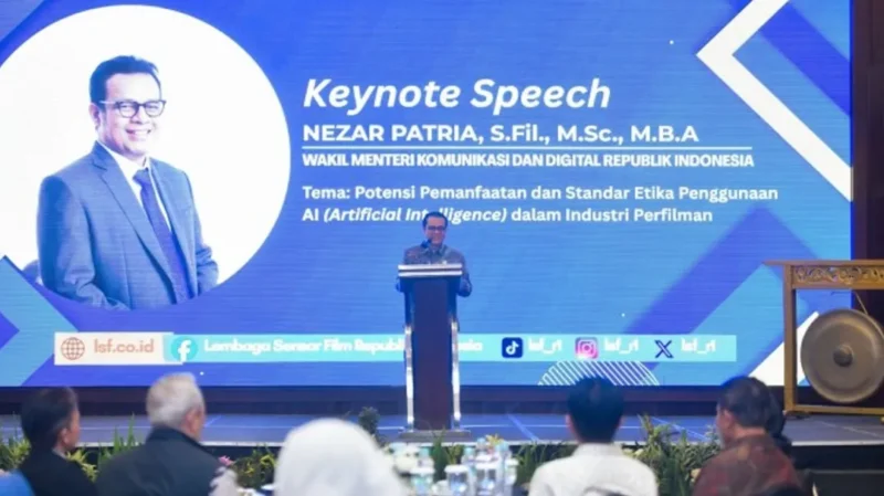 Wamenkomdigi Nezar Patria menyampaikan keynote speech sekaligus membuka acara Peningkatan Kompetensi dan Pengembangan Diri di Lingkungan Lembaga Sensor Film di Aston Bogor, Jawa Barat, Jumat (23/10/2026). (Foto: Pey HS/Komdigi)