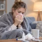 Ilustrasi wanita yang mengalami gejala flu. (Foto: AI Generated)