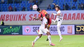 Sumsel United harus mengakui keunggulan Semen Padang FC dengan skor tipis 1-0 dalam lanjutan kompetisi Pegadaian Championship 2026/27 di Stadion Patriot Candra Bhaga, Bekasi, Jumat (30/10) malam. (Foto: ileague.id)